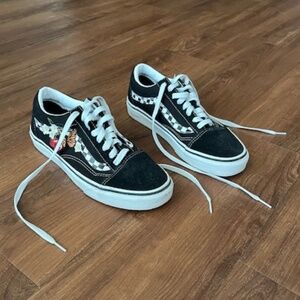 Vans sneakers women's size 8.5, men's size 7